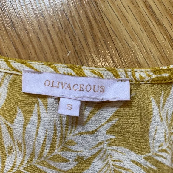 SOLD SOLD SOLD Palm print🏝 wrap crop small top - Picture 8 of 9